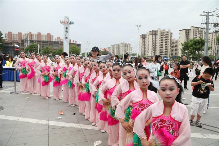 CCAC第十一季中国好猫步阜阳赛区颁奖盛典轰动全城